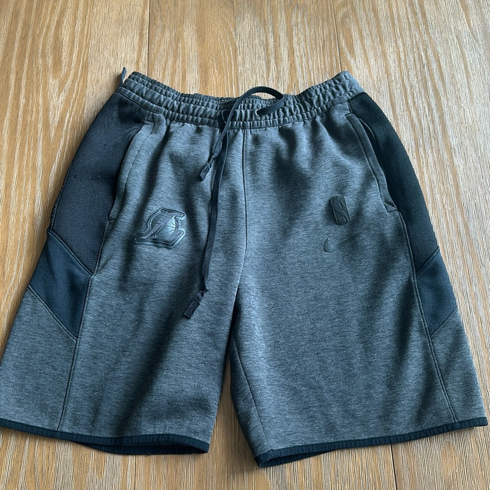 Lakers Nike Dri-Fi shorts - size M